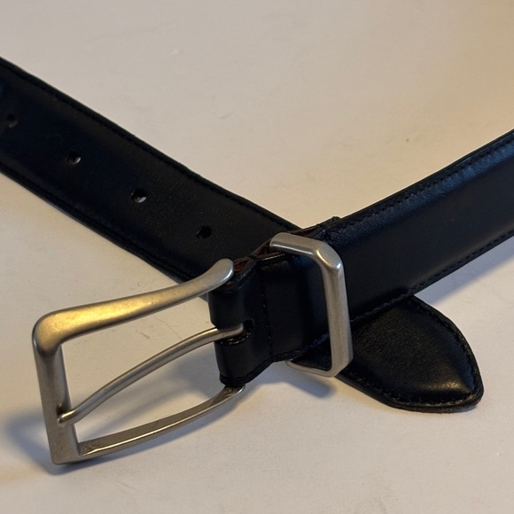 COACH BLACK LEATHER BELT WITH SILVER BUCKLE SIZE LARGE 38 REALLY NICE CONDITION - Picture 1 of 6